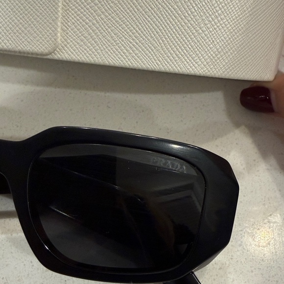 Prada sunglasses - Picture 10 of 11